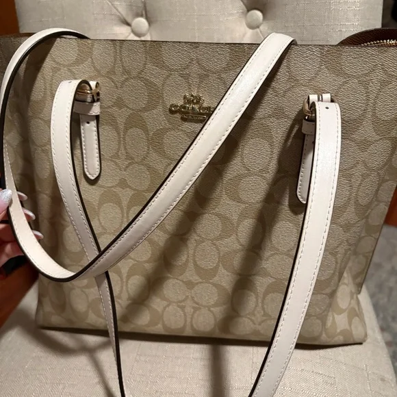 Coach Beige Signature Tote Bag - Picture 2 of 6